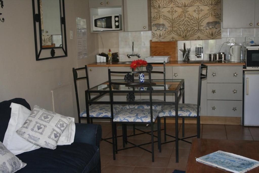 Constantia Lazy River Cape Town Room photo