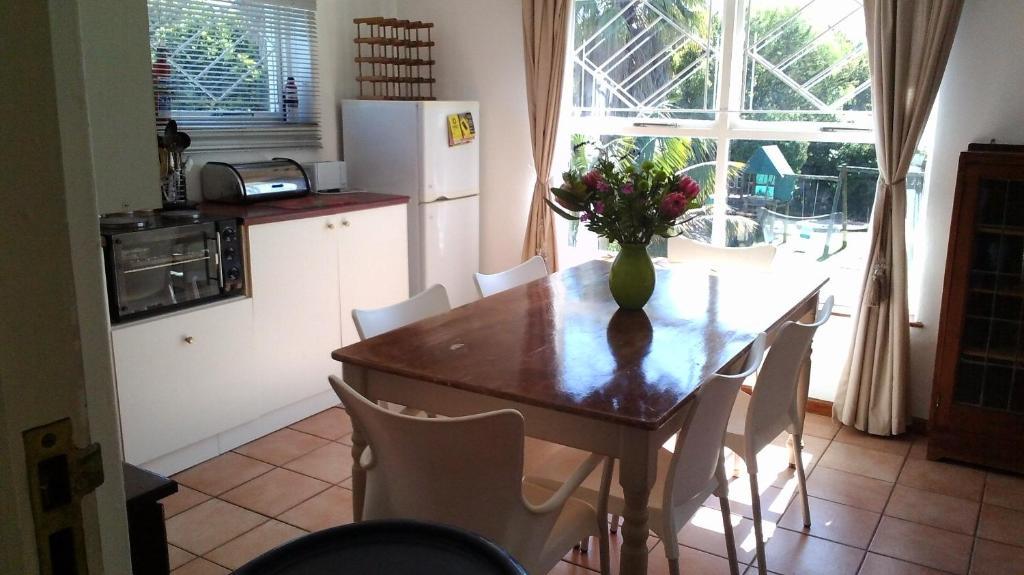 Constantia Lazy River Cape Town Room photo