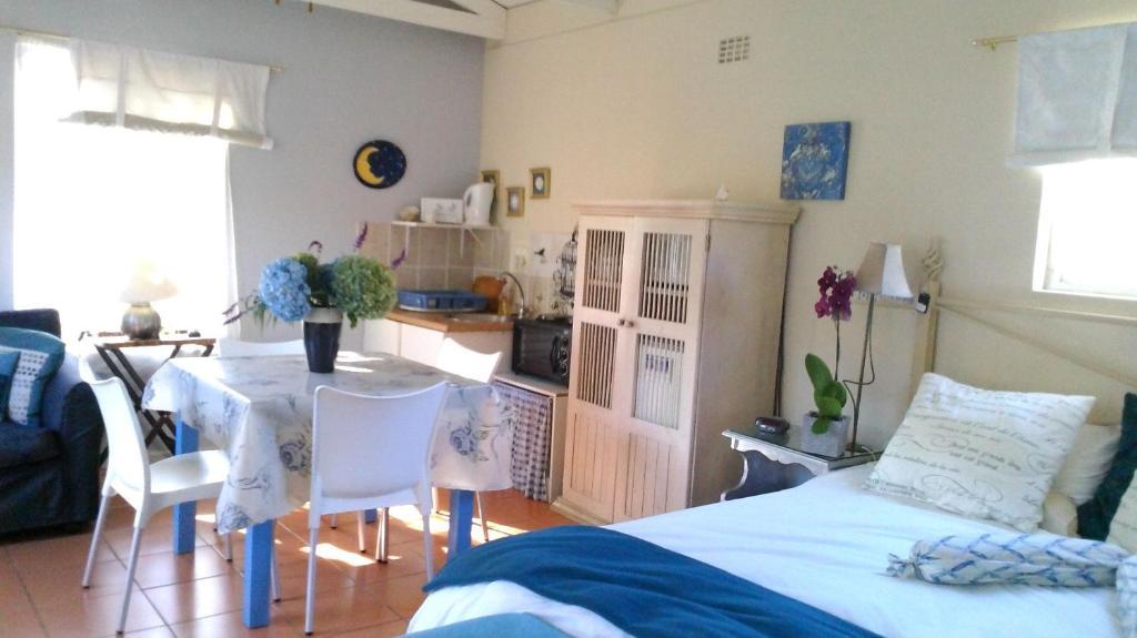 Constantia Lazy River Cape Town Room photo